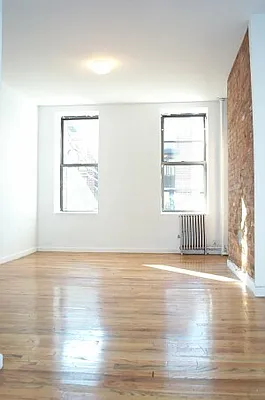 Rented by Tower Brokerage | media 27