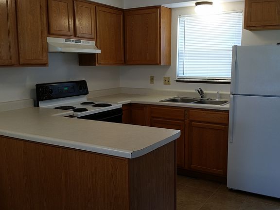 3rd image of 3228 N Molleck Dr