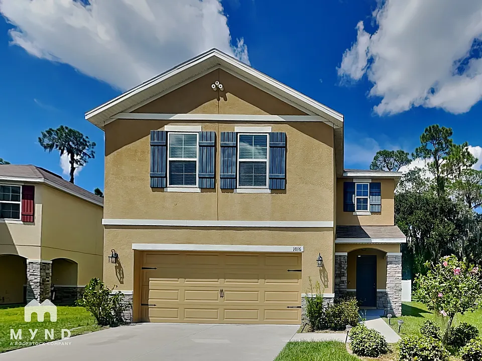 1016 Ashentree Dr