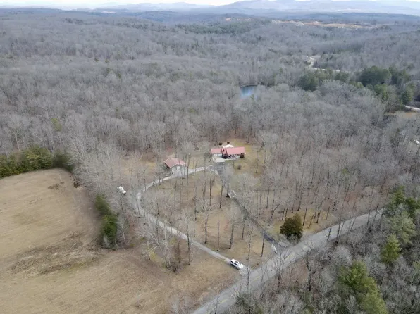 9757 E Williamsburg St, Williamsburg, KY 40769