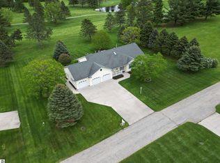 1006 Tee Dr, Lake Isabella, MI 48893