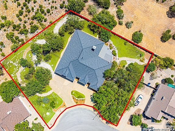 4th image of 2029 Crown Ridge