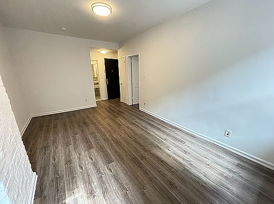 3rd image of 58 W 36th St #4