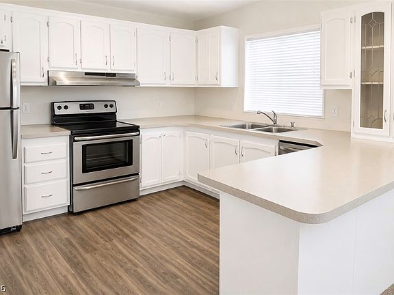 4th image of 5860 Alicia St