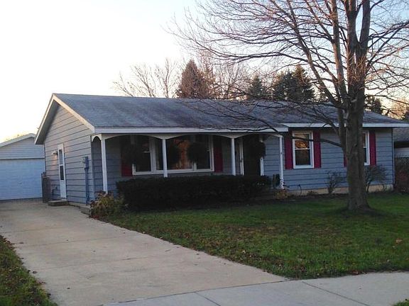 3rd image of 3407 Waterford Ct NE