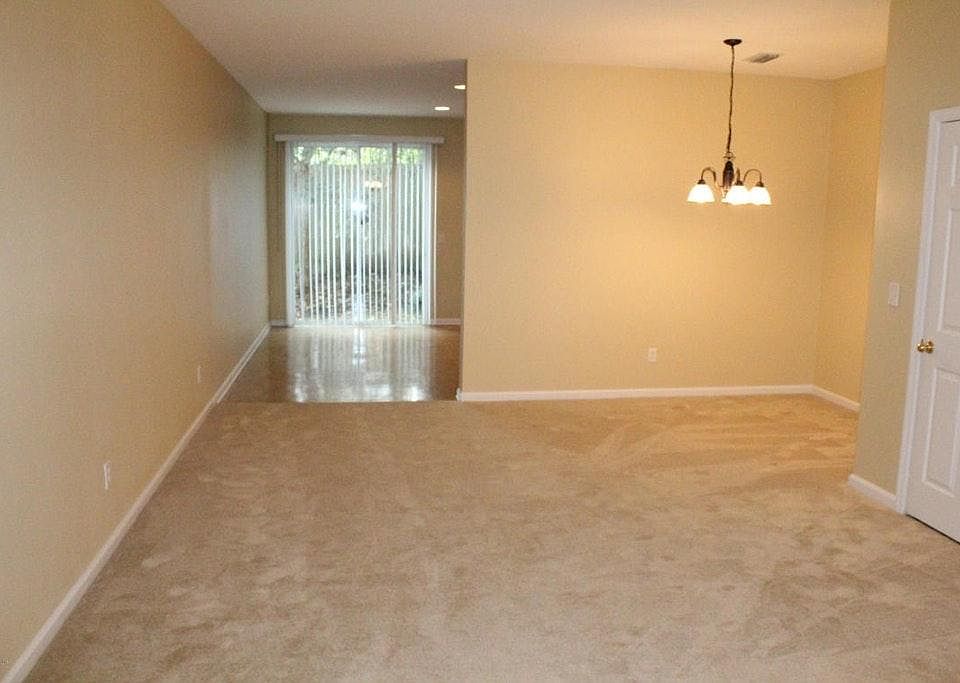 Living, Dining & Eat-In Area