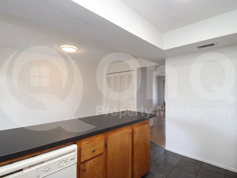 4526 N 15th Ave — Photo 9