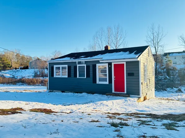 309 E Gibbs St, Dallas, NC 28034