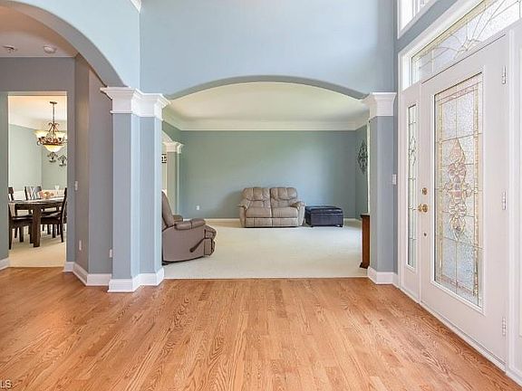 3rd image of 37905 Heron Ln