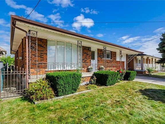 4th image of 261 Carla Ave