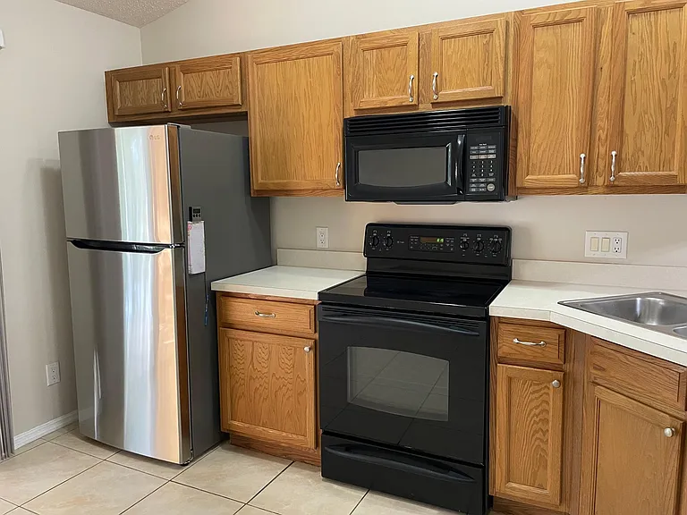 124 Reserve Cir #200 — Photo 8