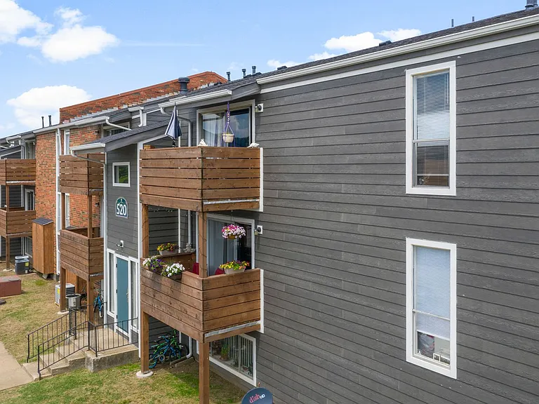 Hillside on Madison — Photo 30