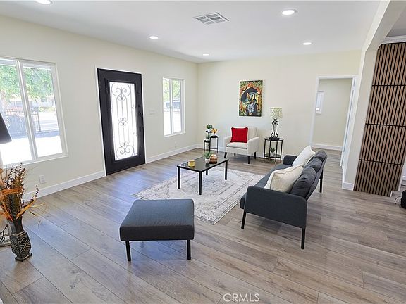 4th image of 10036 Arleta Ave