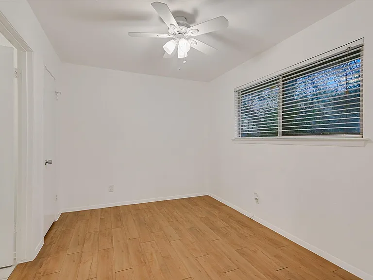 3207 Eanes Cir #A — Photo 5