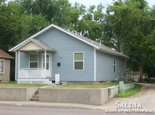 709 W Crawford St, Salina, KS 67401