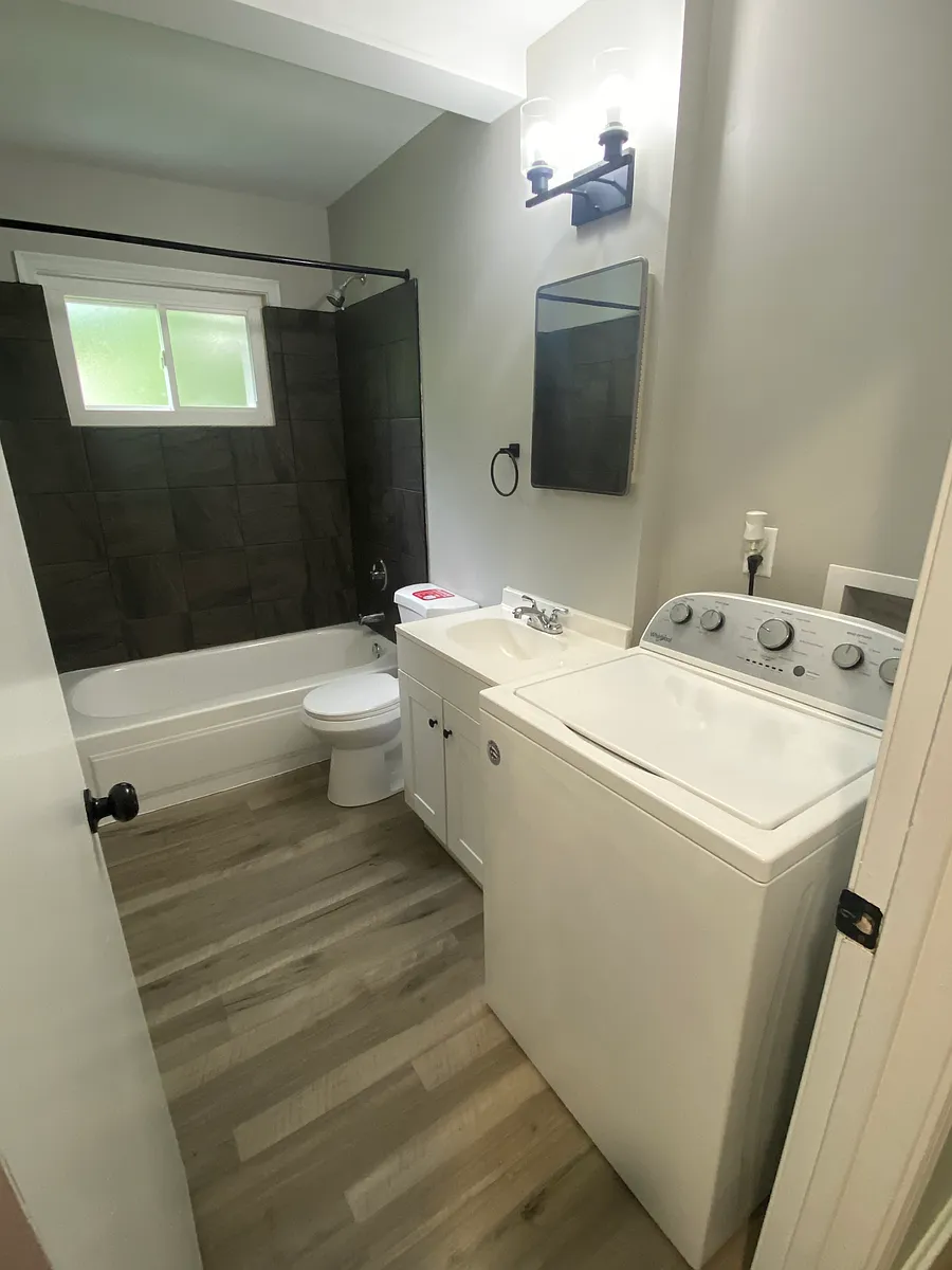 Building Photo - 3495 Boudinot Ave #2