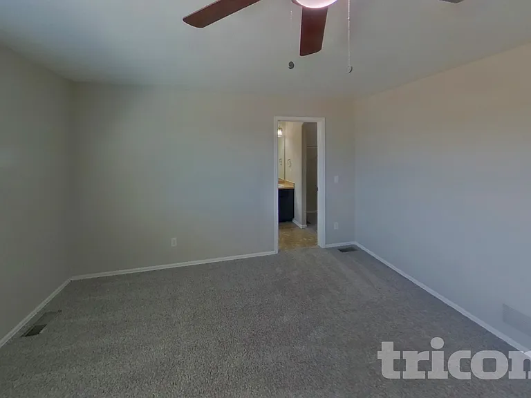 2728 Sierra Springs Dr — Photo 7