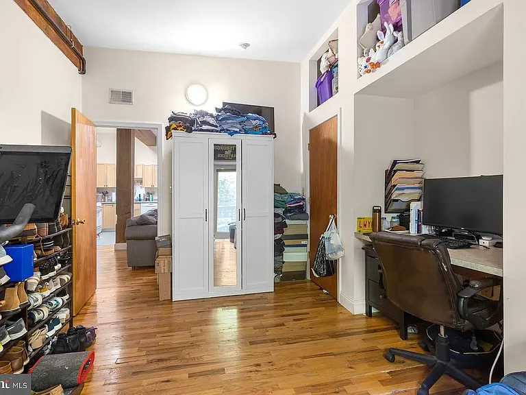 200 Krams Ave #21 — Photo 11
