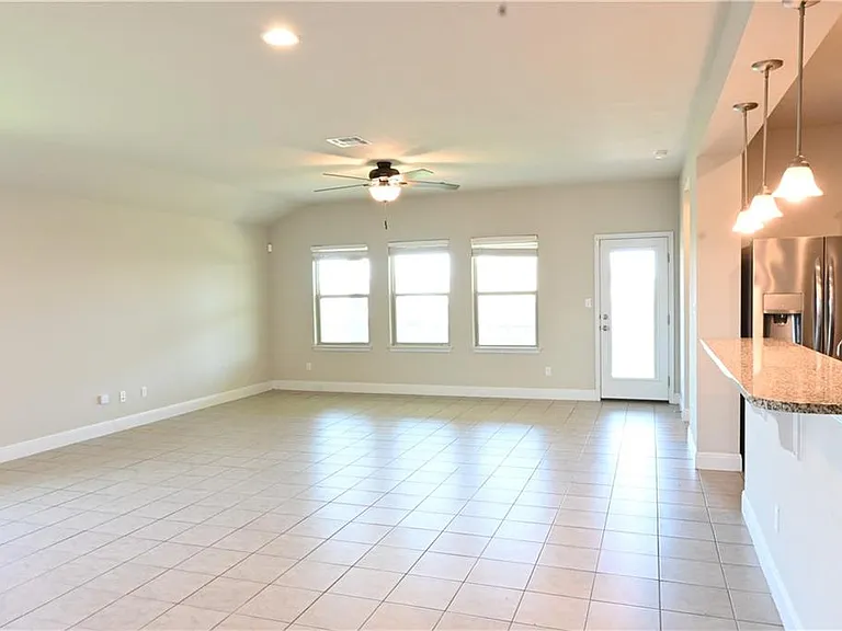 124 Gray Wolf Dr — Photo 6