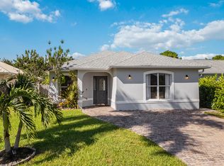159 7th St, Naples, FL 34113