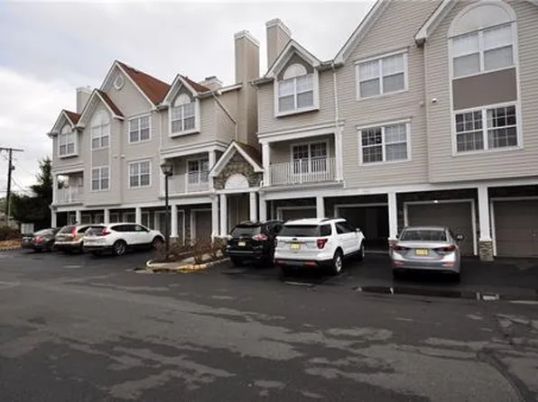 15 Prestwick Way, Edison, NJ 08820