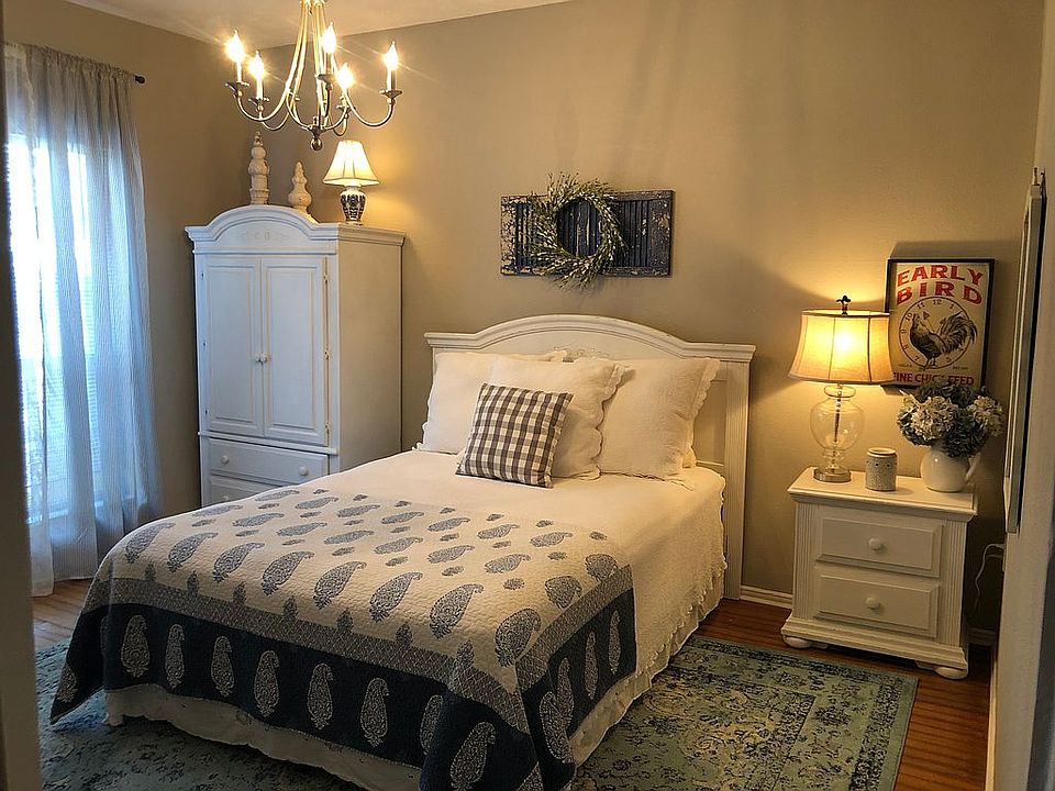 Guest Bedroom 