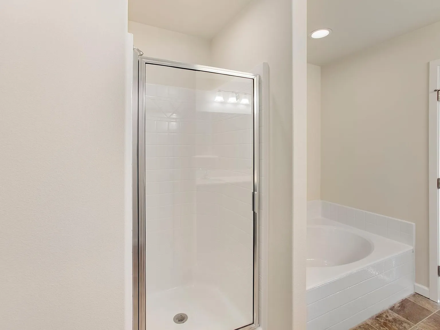 4 bed, 2.5 bath, 2224 sqft, $3,000 — Photo 4