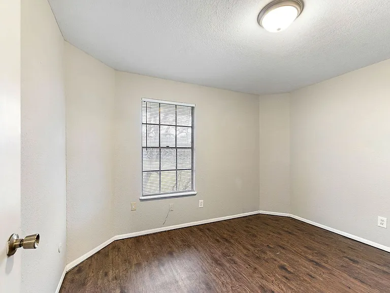2729 Main St — Photo 35