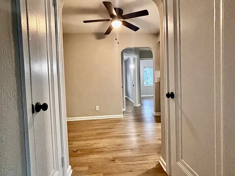 555 Hadley Avenue — Photo 5