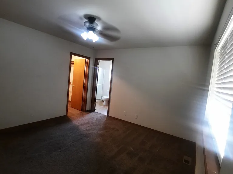 8071 N Ainsworth Dr — Photo 8