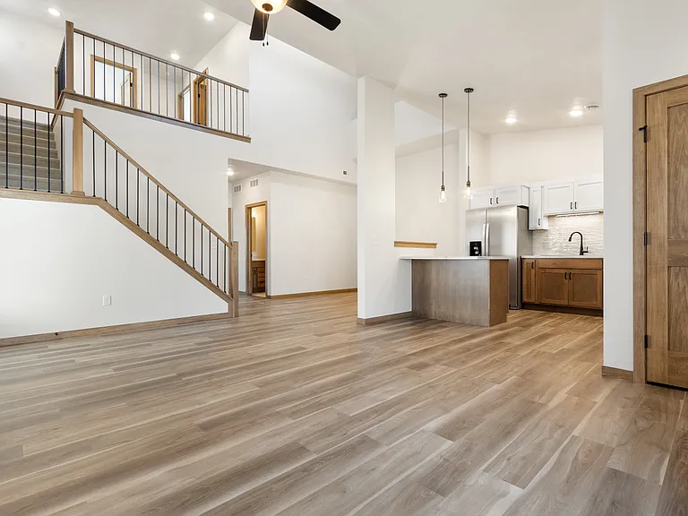 2407 E Jetty Pl — Photo 1