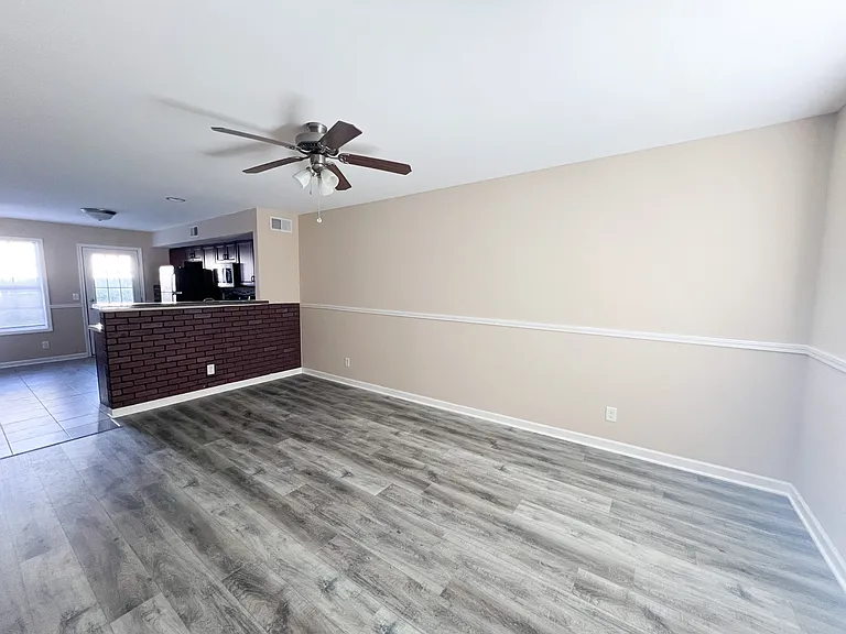 2280 McCormick Ln #C — Photo 2