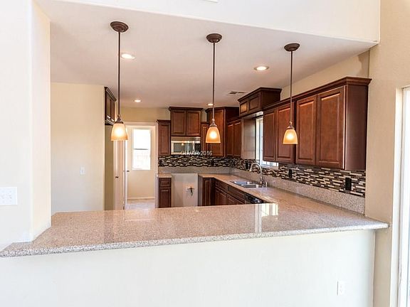 5th image of 893 Hyattsville St
