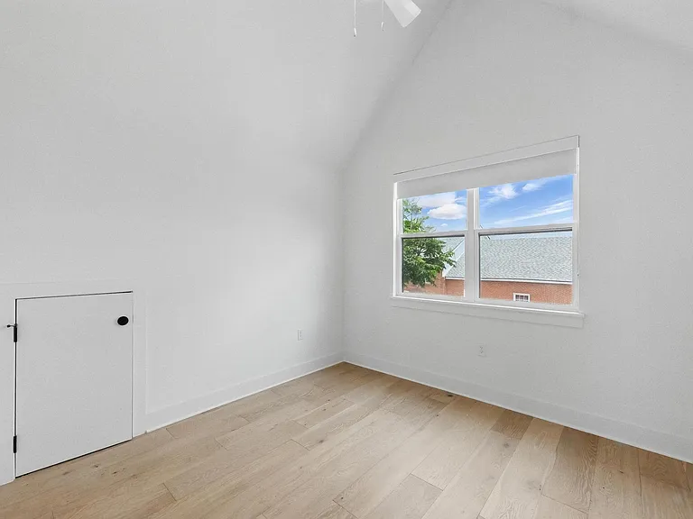 2105 Sl Davis Ave #2 — Photo 17
