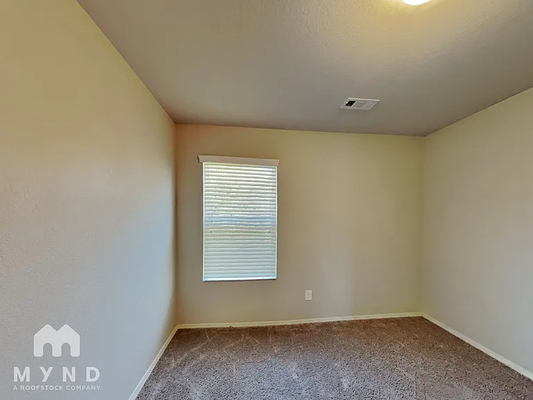 936 Pinehurst Loop — Photo 11