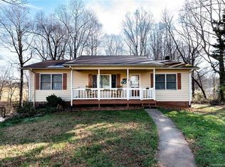 1573 Mayline Ct, Hickory, NC 28601