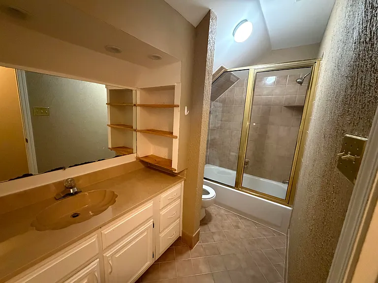 956 Rolling Oaks Ln — Photo 23