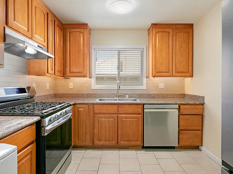 1615 Prince St #5 — Photo 8