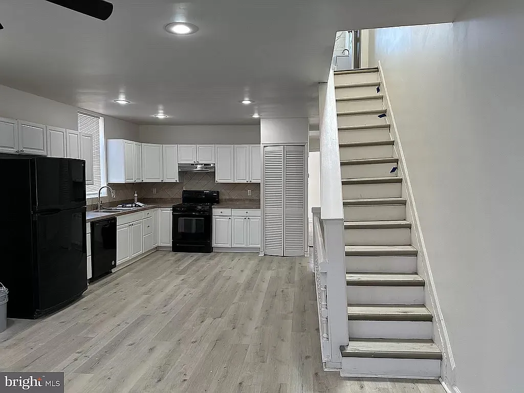 4 bed, 1500 sqft, $1,650 — Photo 2