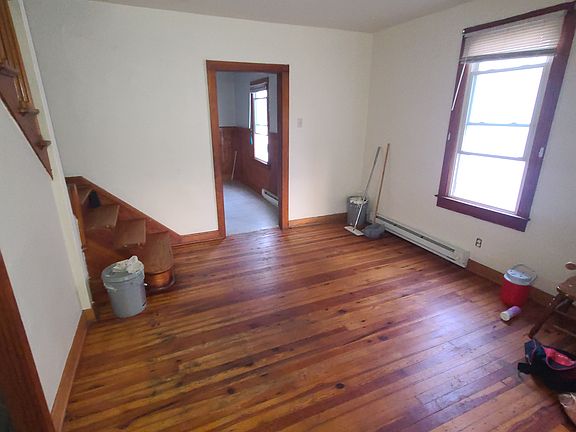 4th image of 429 Green St
