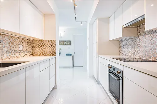 6917 Collins Ave #720 Photo 1
