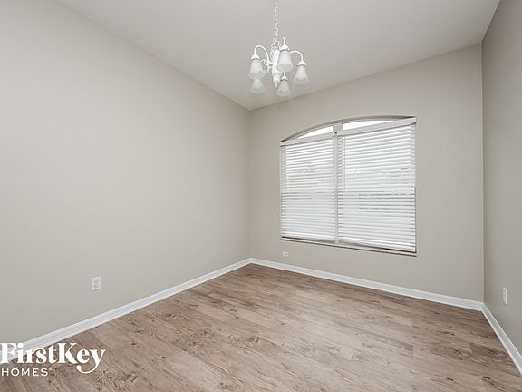3rd image of 1915 Greenside Dr