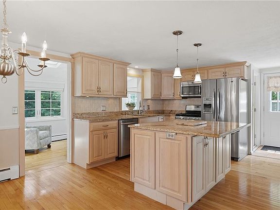 3rd image of 10 Sprague St
