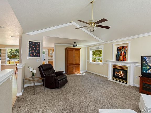 4th image of 5518 44th Ct SE