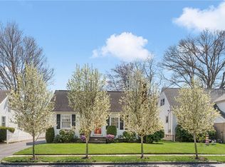 260 Aqueduct Rd, Cranston, RI 02910