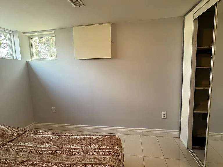 430 Balkan Rd #BASEMENT — Photo 15