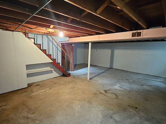 2nd image of 1554 S Alvord Blvd