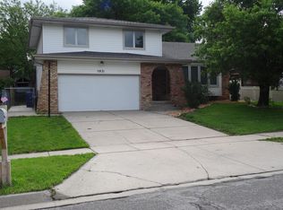 5821 NW 4th St, Lincoln, NE 68521