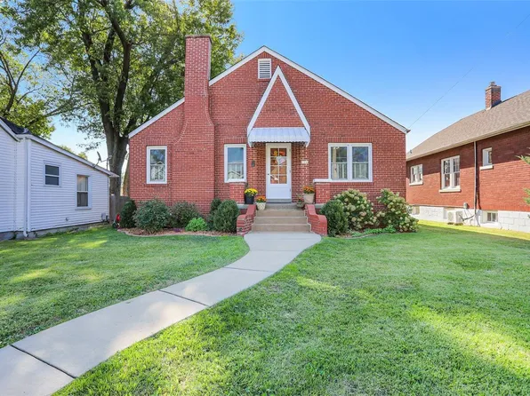 324 Lindenwood Ave, Saint Charles, MO 63301