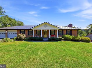 3127 Spohrs Rd, Berkeley Springs, WV 25411
